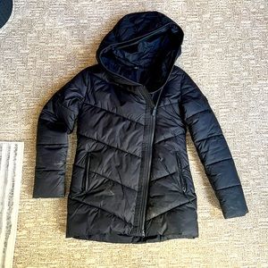 Volcom women’s medium puff down jacket